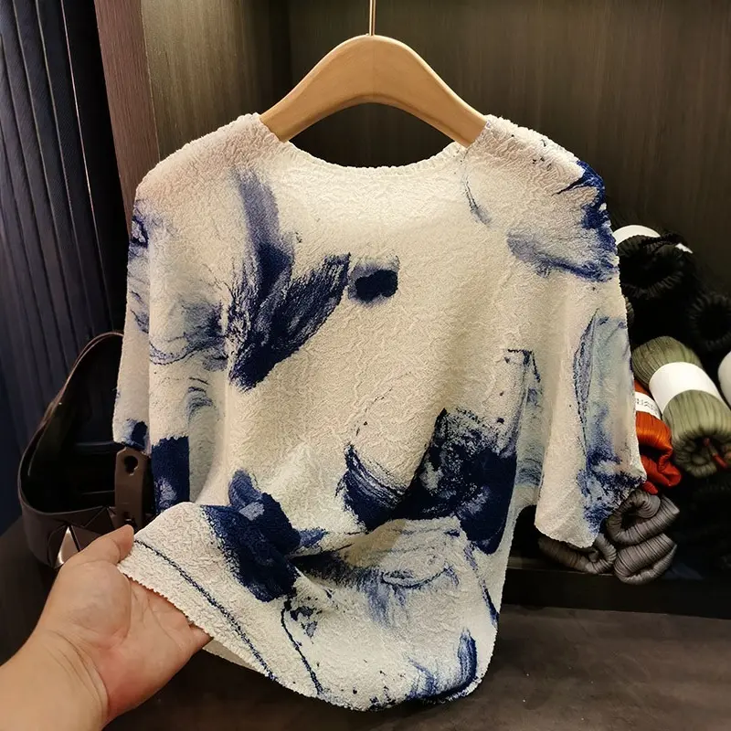 LANMREM High-end Short Sleeved Pleated T-shirt Summer 2025 New Ink Print Round Neck Women's Loose Casual Bat Sleeve Top 2DB3173