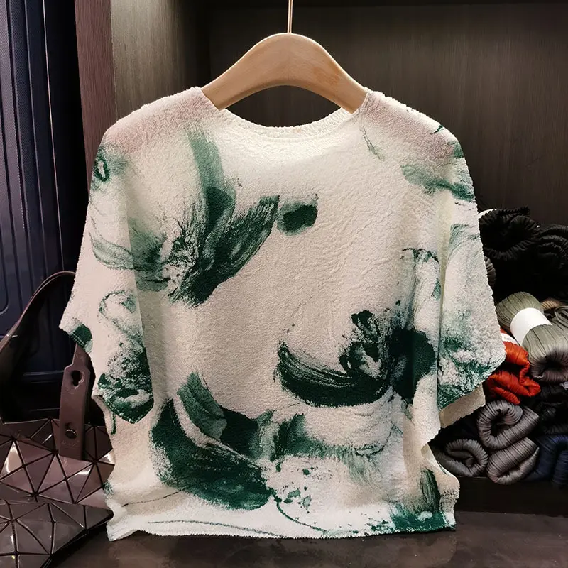 LANMREM High-end Short Sleeved Pleated T-shirt Summer 2025 New Ink Print Round Neck Women's Loose Casual Bat Sleeve Top 2DB3173