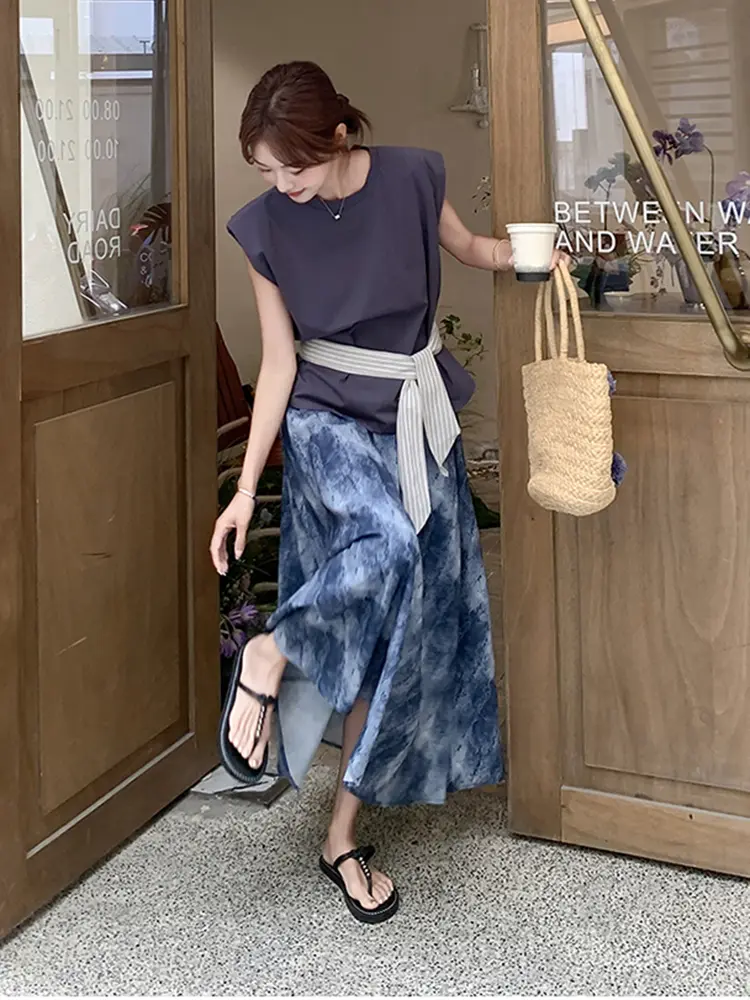 LANMREM Minimalist Two-Piece Set Sleevelss Belt Shirts With Long Blue Print Skirt Women Casual Fashion Clothes Summer 2DM1031