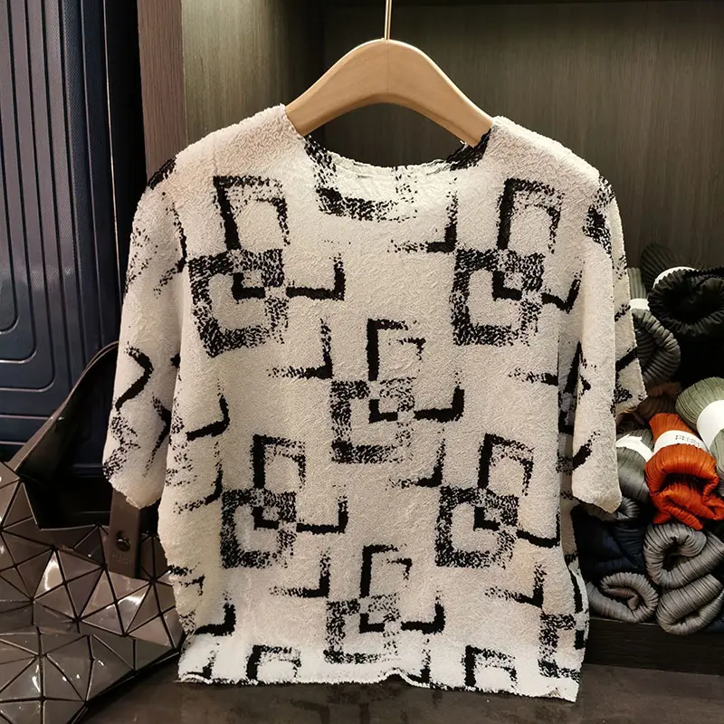LANMREM Apricot Short Sleeved Pleated T-shirt 2025 New Women's Bat Sleeved Tee Summer Geometric Printed Loose Tops Chic 2DB3185