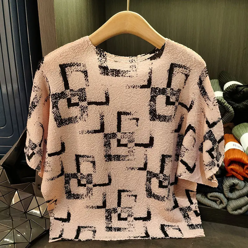 LANMREM Apricot Short Sleeved Pleated T-shirt 2025 New Women's Bat Sleeved Tee Summer Geometric Printed Loose Tops Chic 2DB3185
