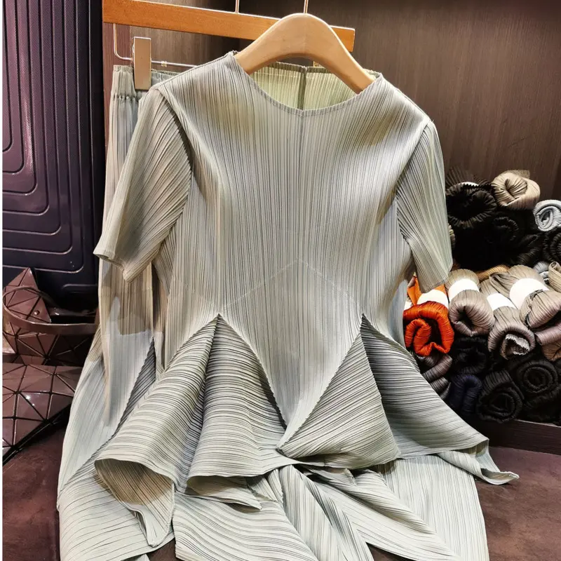 LANMREM Niche Chic Pleated Women's Two Pieces Set Bud Spliced Design Short Sleeve Top + Elastic Waist Irregular Skirts 2DB4021