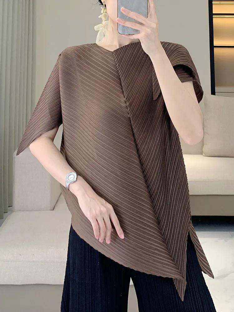 LANMREM Green Pleated Top 2025 Summer Design Irregular High-end Women's T-shirt Chic Elegant Casual Short Sleeve Tee 2DB3599