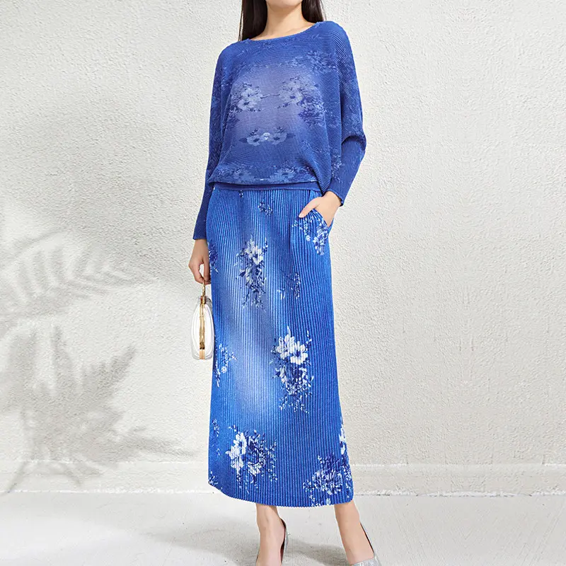 LANMREM Black Vintage Printting Pleated Women's Two Pieces Set Elastic Loose Batwing Sleeve T-shirt And Straight Skirt 2DB3962
