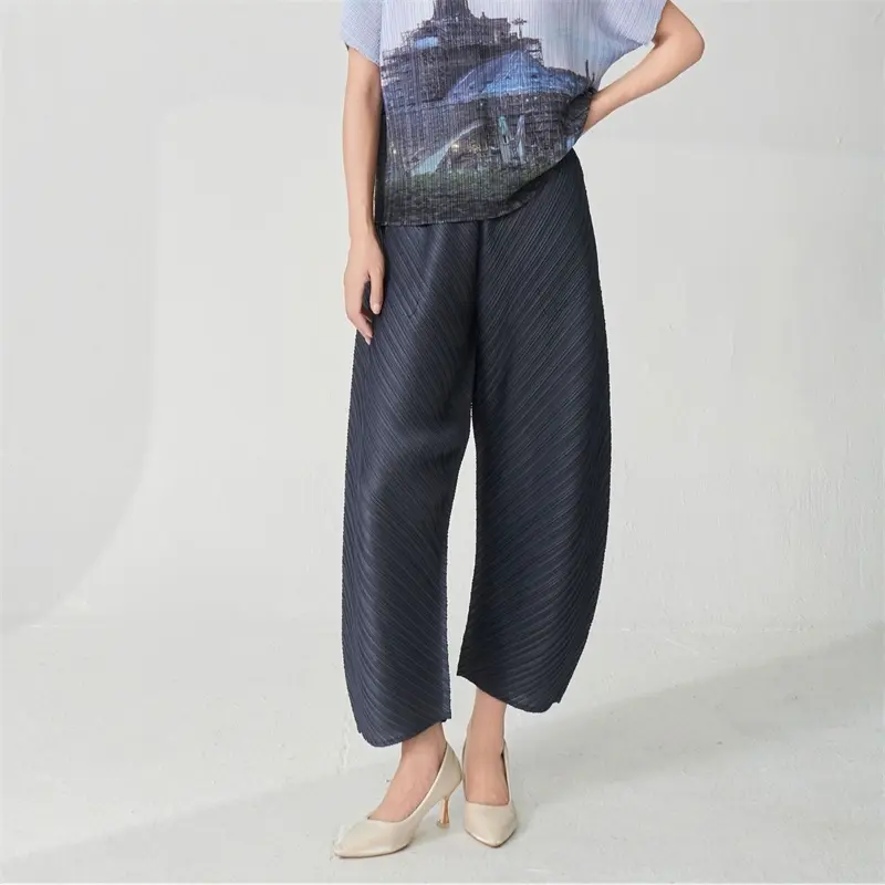 LANMREM Pleated Dark Grey Wide Leg Trousers Women's 2025 Chic New Loose Summer Elastic Waist Fashion Ankle Length Pants 2DB4096