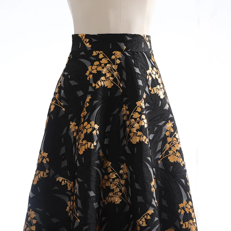 LANMREM Good Quality Black Golden Jacquard Half Length Skirt Medium Length High Waist Women's Skirts 2025 New Clothing 2DB3386
