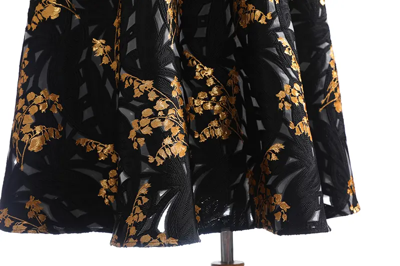 LANMREM Good Quality Black Golden Jacquard Half Length Skirt Medium Length High Waist Women's Skirts 2025 New Clothing 2DB3386