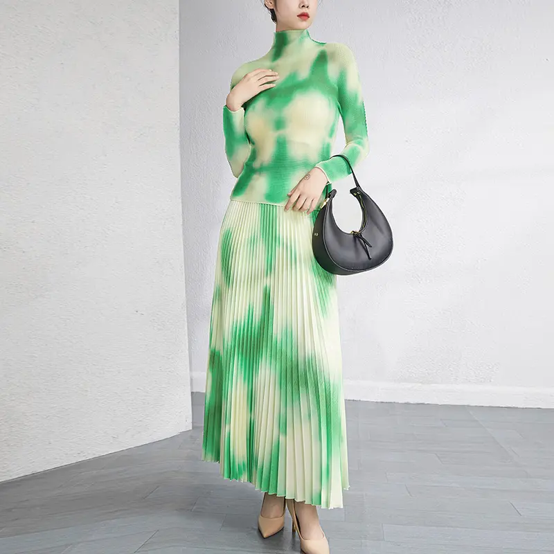 LANMREM Green Tie Dye Printting Pleated Women's Two Pieces Set Stand Collar Elastic Slim T-shirt And A-line Skirt Chic 2DB3794