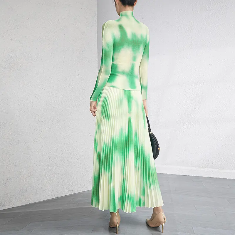 LANMREM Green Tie Dye Printting Pleated Women's Two Pieces Set Stand Collar Elastic Slim T-shirt And A-line Skirt Chic 2DB3794
