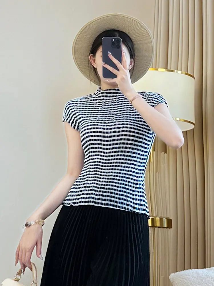 LANMREM Strip High Elastic Slim Stand Collar Short Sleeve Women's T-shirt New Summer Chic Simple Pkeated Pulover Top 2DB3582