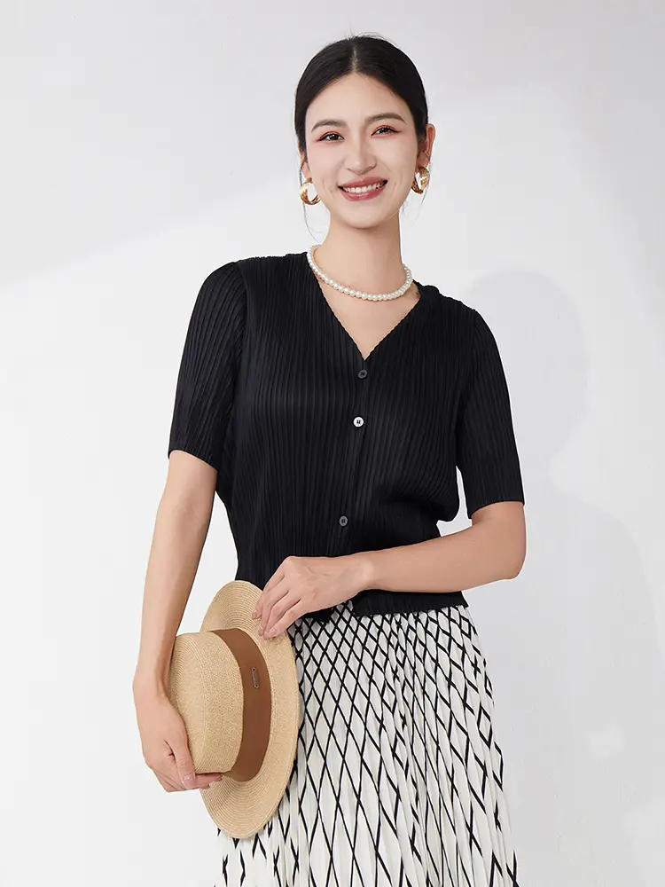 LANMREM Elastic Jacket 2025 New Loose Yellow Cardigan Temperament Pleated Short Sleeved Tops V Collar Single Breasted Clothes
