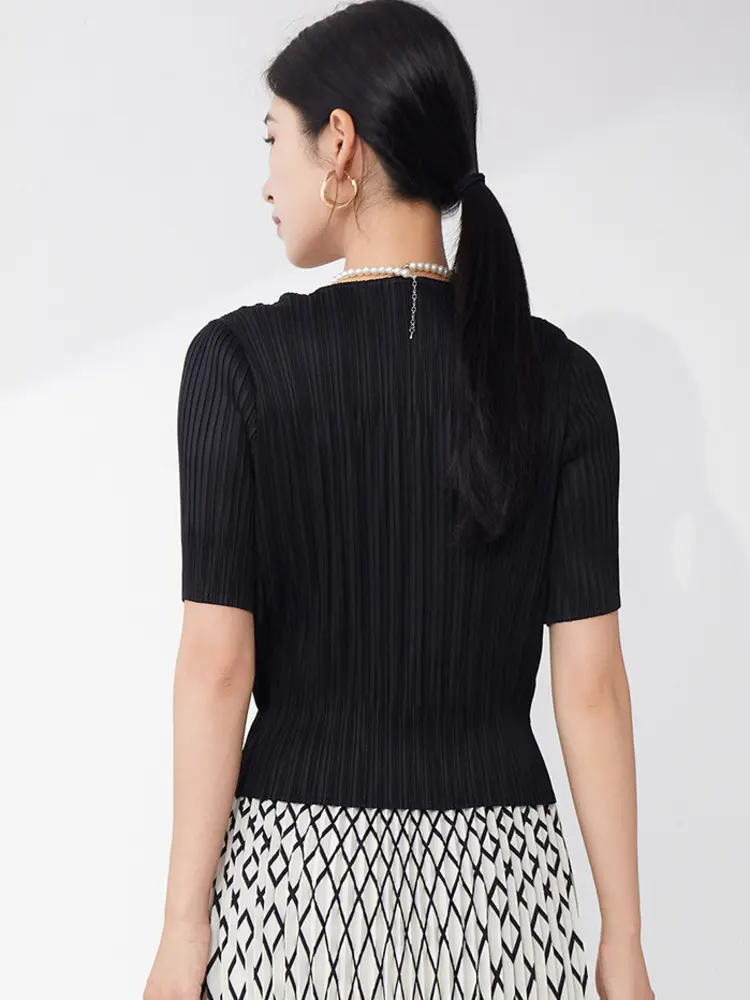 LANMREM Elastic Jacket 2025 New Loose Yellow Cardigan Temperament Pleated Short Sleeved Tops V Collar Single Breasted Clothes