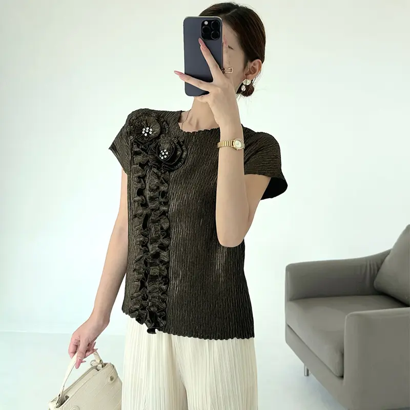 LANMREM Pleated Brown Short Sleeve Women's T-Shirt 2025 Summer New Floral Simple Temperament Elastic Chic Pullover Top 2DB3791