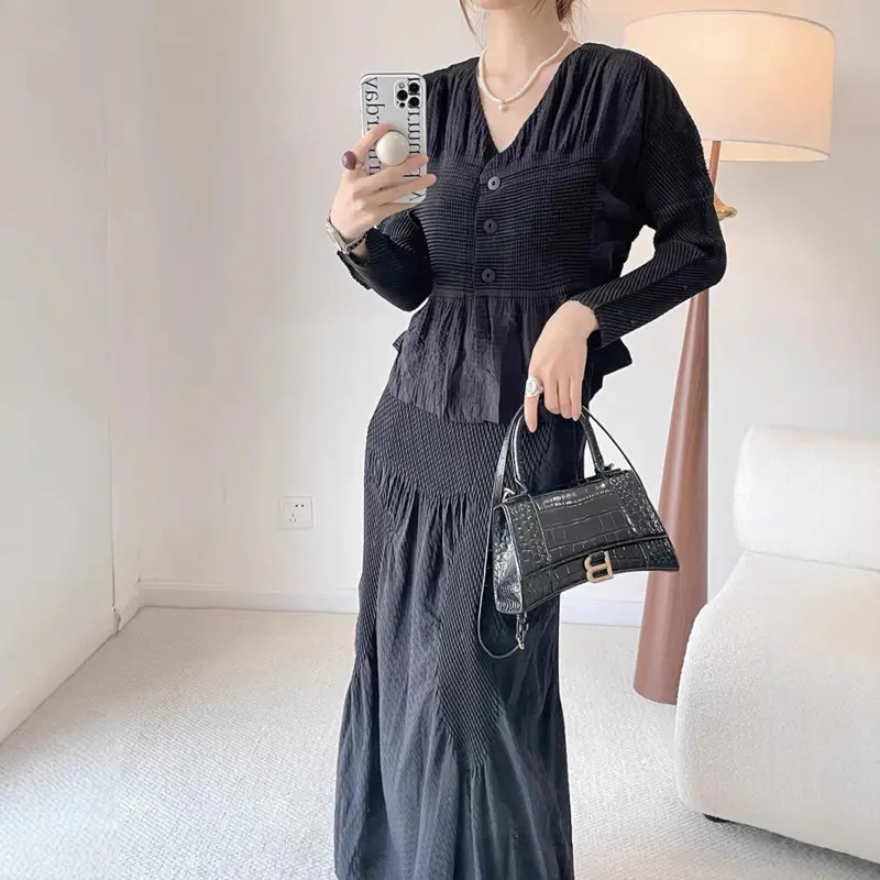 LANMREM High Quality Design Chic Pleated Women't Two Pieces Set Irregular V Collar Long Sleeve Top + Elastic Waist Skirt 2DB4042