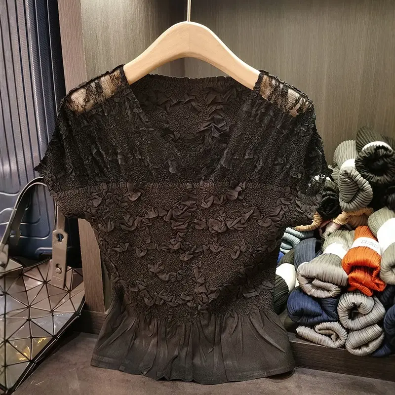 LANMREM Summer Splicing Embossed Pleated Top For Women Temperament Elastic Slim Round Collar Short Sleeve Pullover Tops 2DB3324