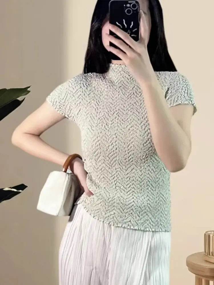 LANMREM 2025 Summer New Fashionable Stand Collar Pleated Texture Chic Short Sleeve T-shirt For Women Ealstic Slim Top 2DB3417