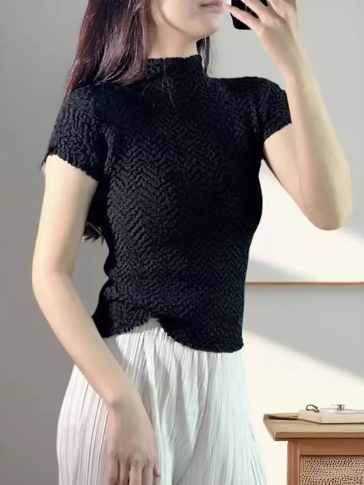 LANMREM 2025 Summer New Fashionable Stand Collar Pleated Texture Chic Short Sleeve T-shirt For Women Ealstic Slim Top 2DB3417