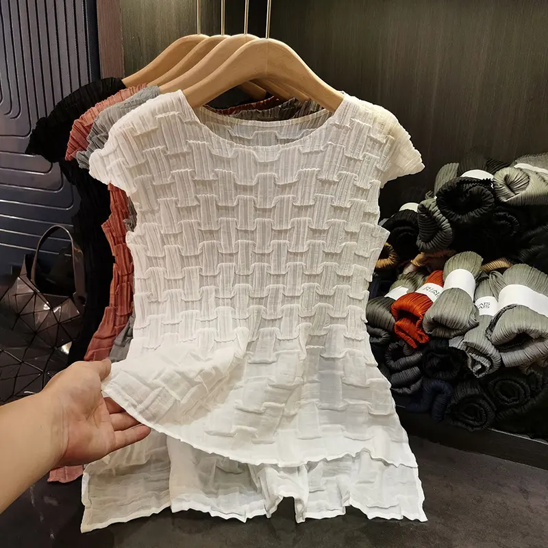 LANMREM Summer O-neck Sleeveless Women's Pleated T-shirt 2025 New Design Fashion Elastic Slimming Checkered Pleated Top 2DB3676