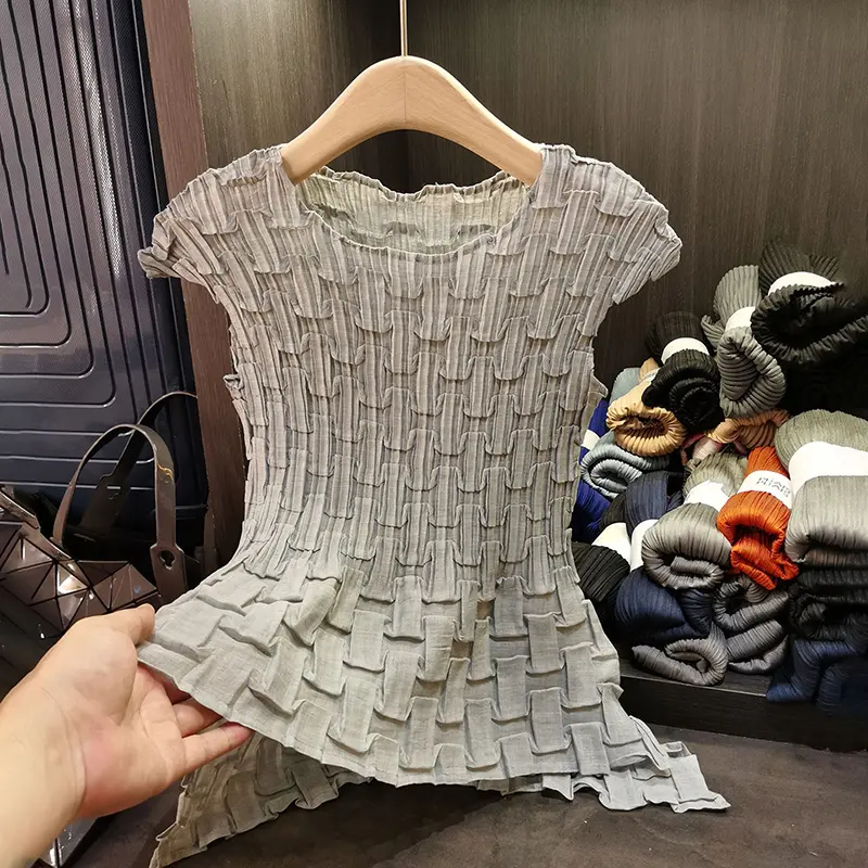 LANMREM Summer O-neck Sleeveless Women's Pleated T-shirt 2025 New Design Fashion Elastic Slimming Checkered Pleated Top 2DB3676