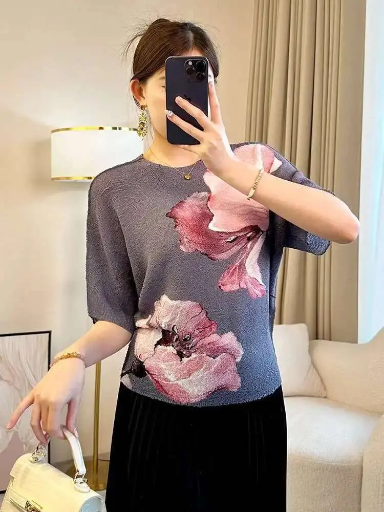 LANMREM Women's Pleated T-shirt Round Neck Short Sleeve Printed Casual All-match Tops Female Fashion Tide Summer 2025 New 2DE488