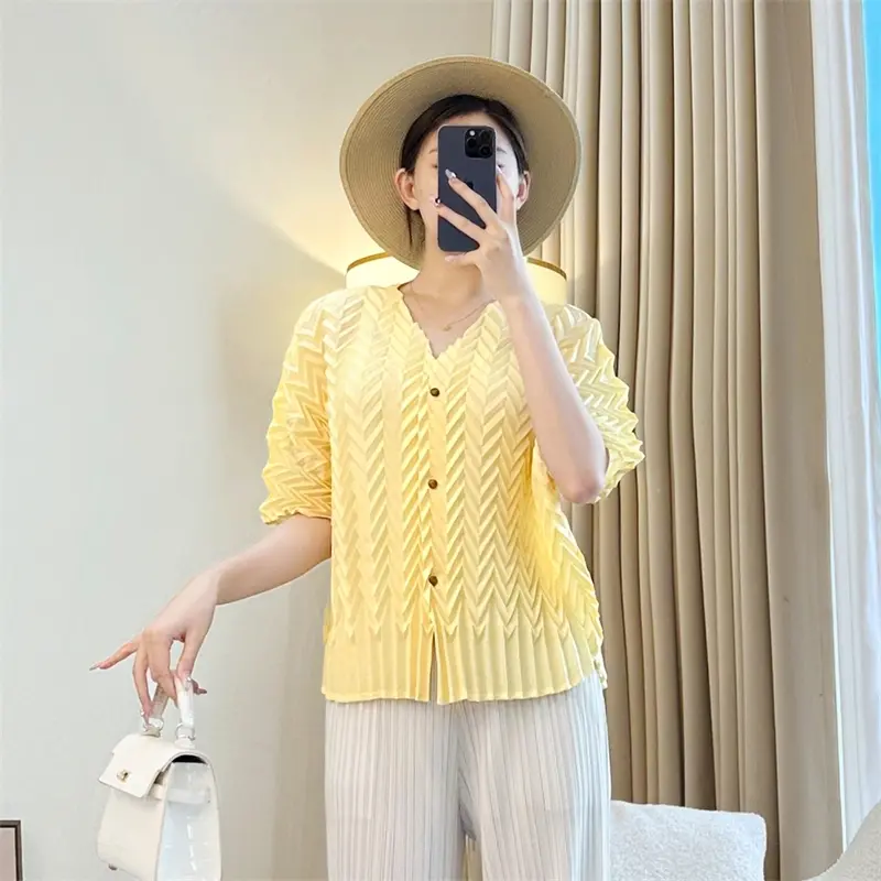 LANMREM Brown Elastic Loose Pleated Women's T-shirt Summer Chic New Single Breasted Cardigan Top Chic V Collar Clothing 2DB4076
