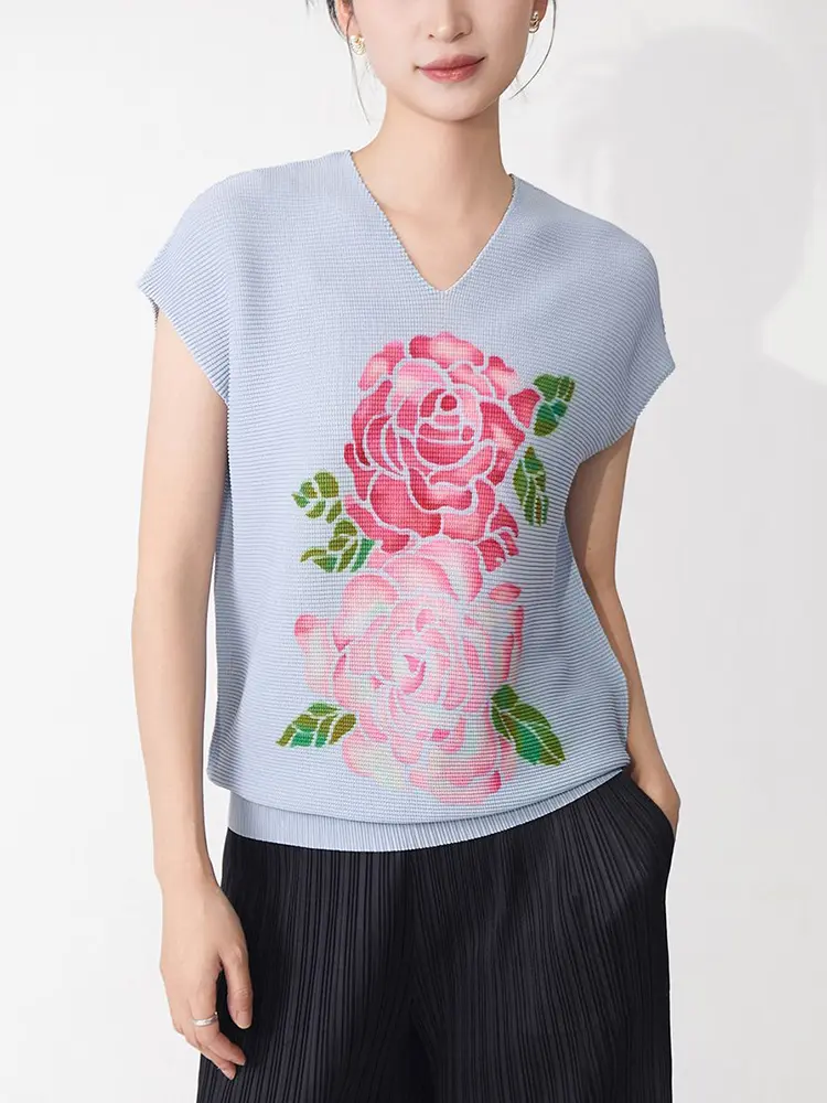 LANMREM Pleated V-neck Short Sleeved T-shirt Women's Elastic Slimming Summer 2025 New Chinese Style Unique Pullover Top 2DB3532