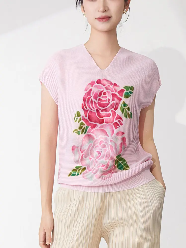 LANMREM Pleated V-neck Short Sleeved T-shirt Women's Elastic Slimming Summer 2025 New Chinese Style Unique Pullover Top 2DB3532