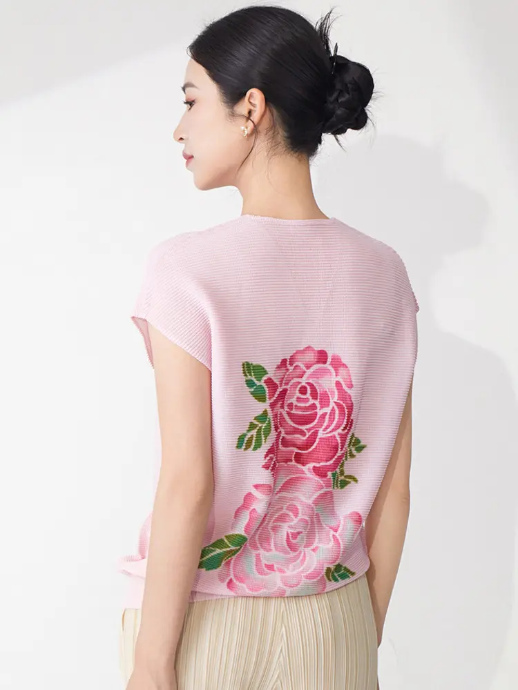 LANMREM Pleated V-neck Short Sleeved T-shirt Women's Elastic Slimming Summer 2025 New Chinese Style Unique Pullover Top 2DB3532