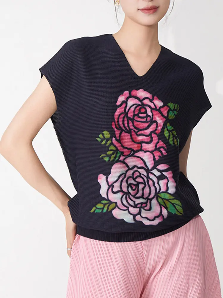 LANMREM Pleated V-neck Short Sleeved T-shirt Women's Elastic Slimming Summer 2025 New Chinese Style Unique Pullover Top 2DB3532