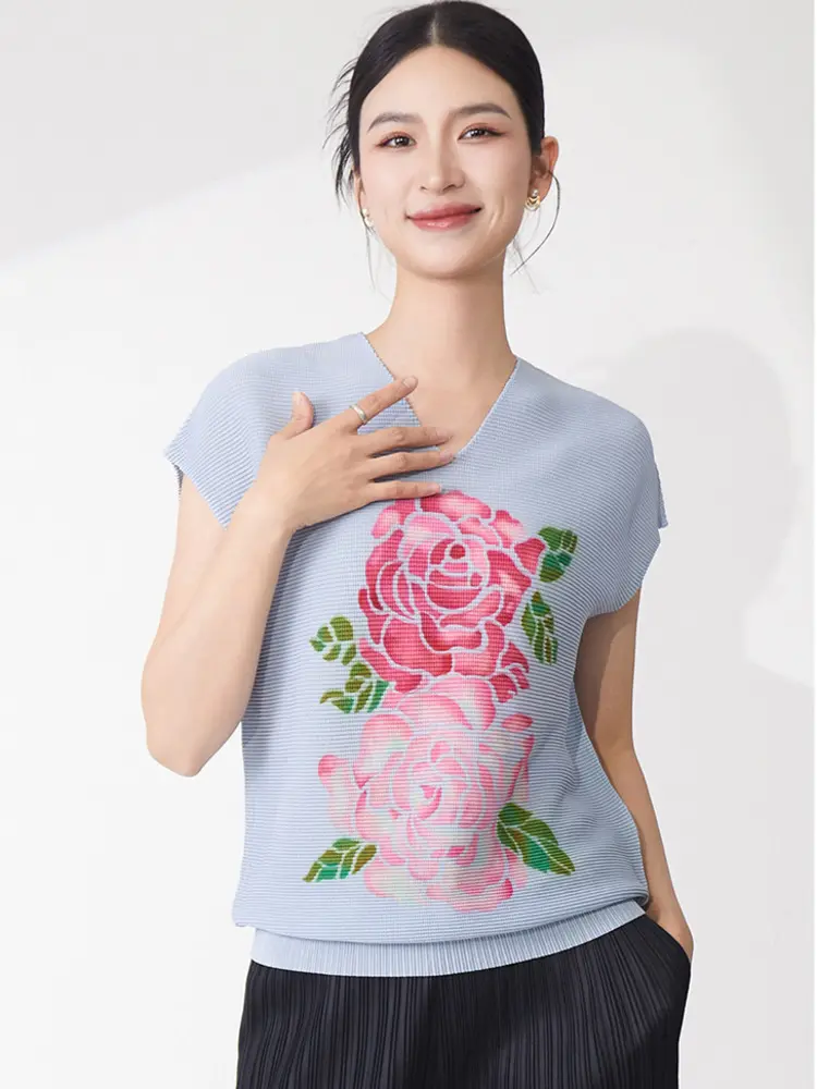 LANMREM Pleated V-neck Short Sleeved T-shirt Women's Elastic Slimming Summer 2025 New Chinese Style Unique Pullover Top 2DB3532
