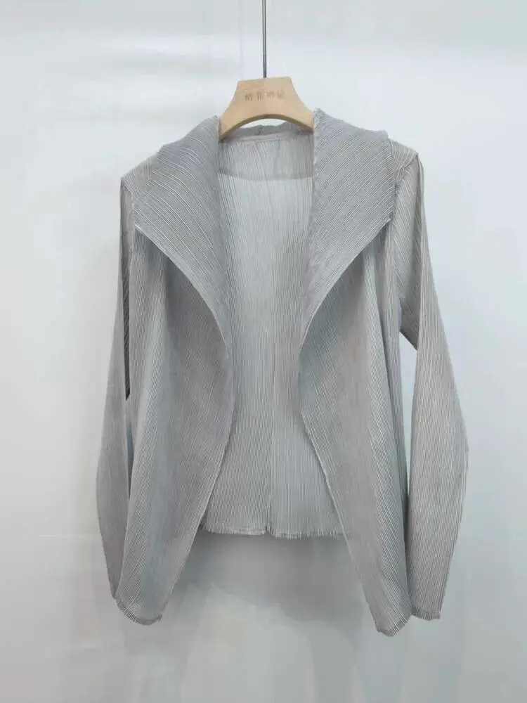 LANMREM Nihce Pleated Sunscreen Cardigan Coat For Women 2025 New Summer Fashion Lightweight Lapel Long Sleeve Clothes 2DB3155
