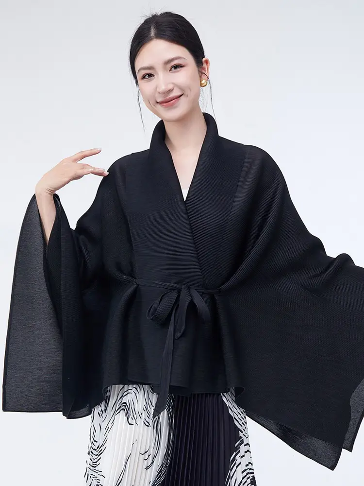 LANMREM Women's Pleated Coat Loose Lapel Lace Up Irregular Solid Color Casual Versatile Cape Female Fashion 2025 Spring 2DE431
