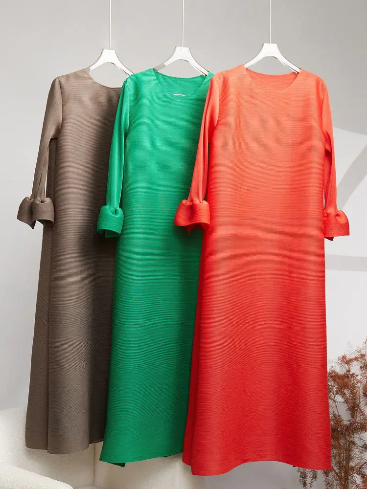 LANMREM Fashion Pleated Long Dress Women Round Neck A-line Solid Color Dresses Elegant Party 2023 Autumn New Clothing 2AA1969