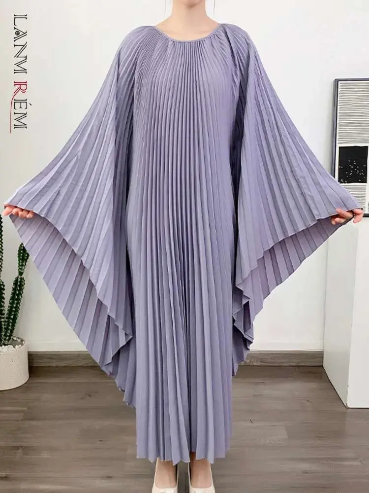 LANMREM Pleated Irregular Dress Round Neck Batwing Sleeves Solid Color Loose Large Style High End Trendy Clothing Autumn 2DA1040