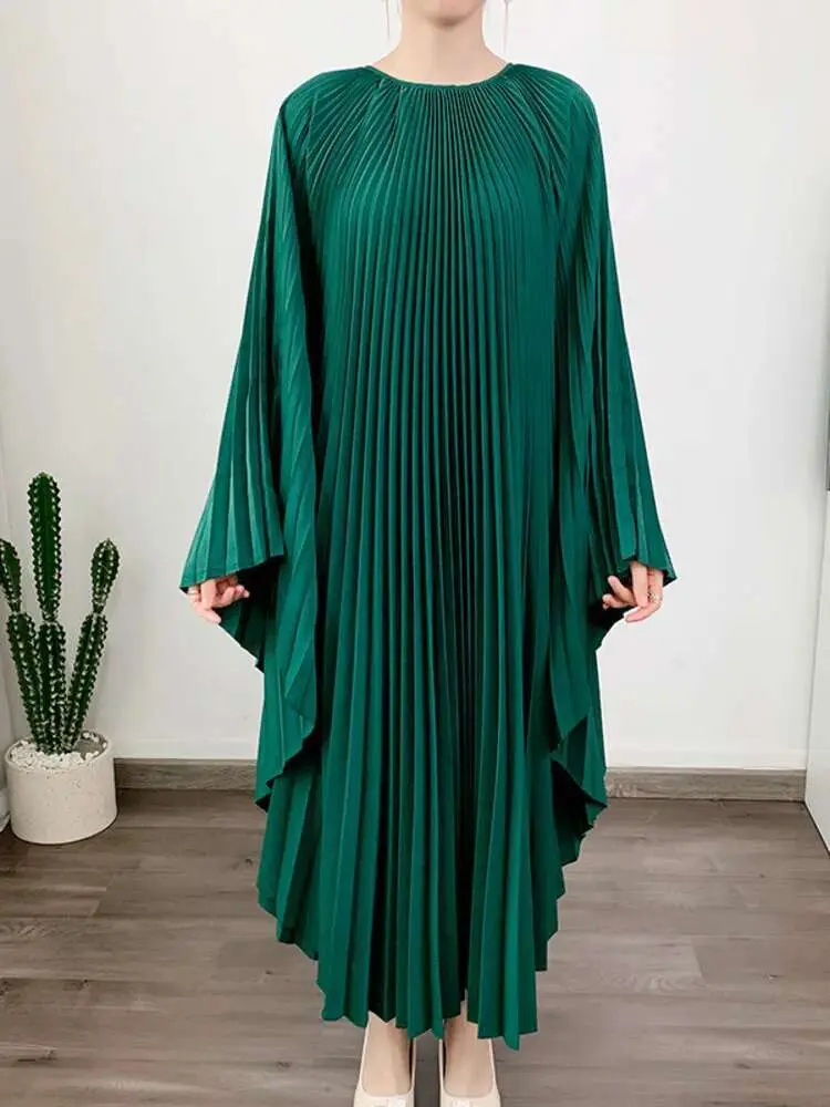 LANMREM Pleated Irregular Dress Round Neck Batwing Sleeves Solid Color Loose Large Style High End Trendy Clothing Autumn 2DA1040