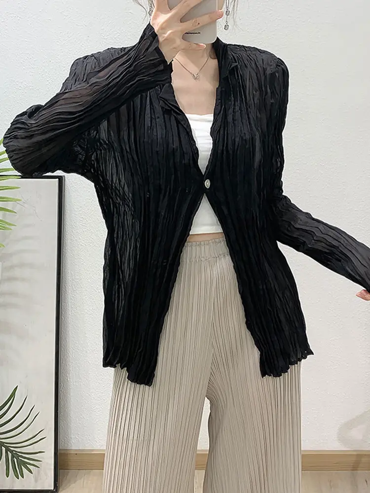 LANMREM Women's Pleated Sunscreen Shirt Elastic Slim Long Sleeved 2025 New Signle Button Cardigan Tops Semitransparent Blouse