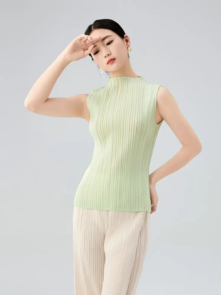 LANMREM Pleated Summer Chic Mint Green Sleeveless Stand Collar Vest Basic Slimming Versatile Top For Women 2025 New Tee 2DB2600