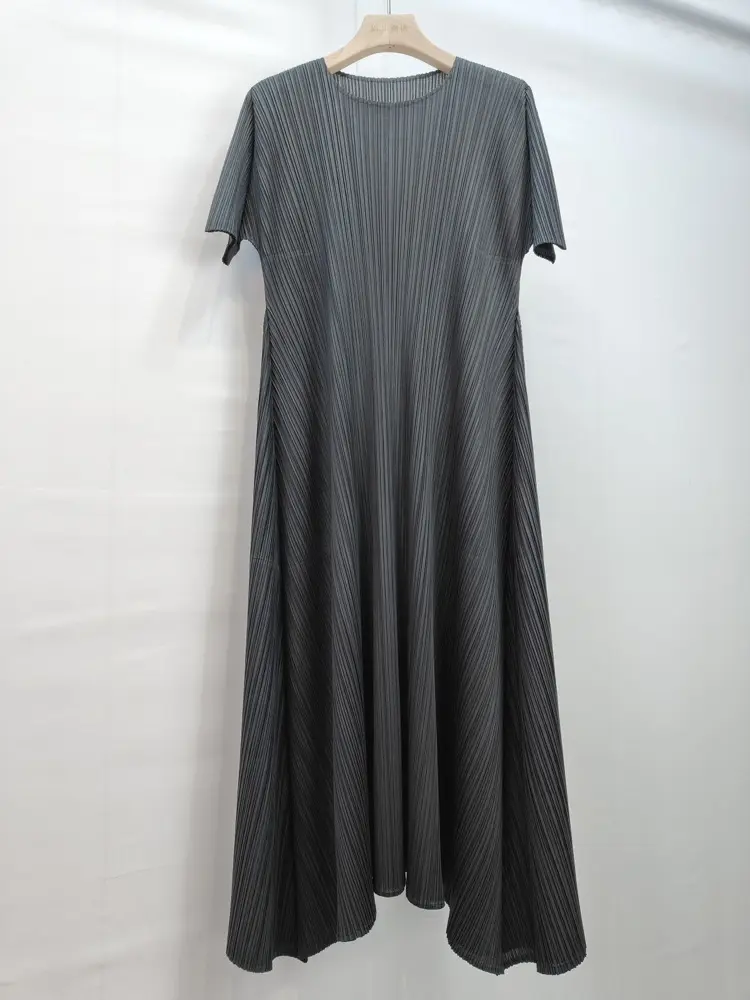 LANMREM 2025 New Round Neck Short Sleeved Irregular Hem Pleated Dress Chic Loose Elastic Slimming Grey Women's Dresses 2DB3420