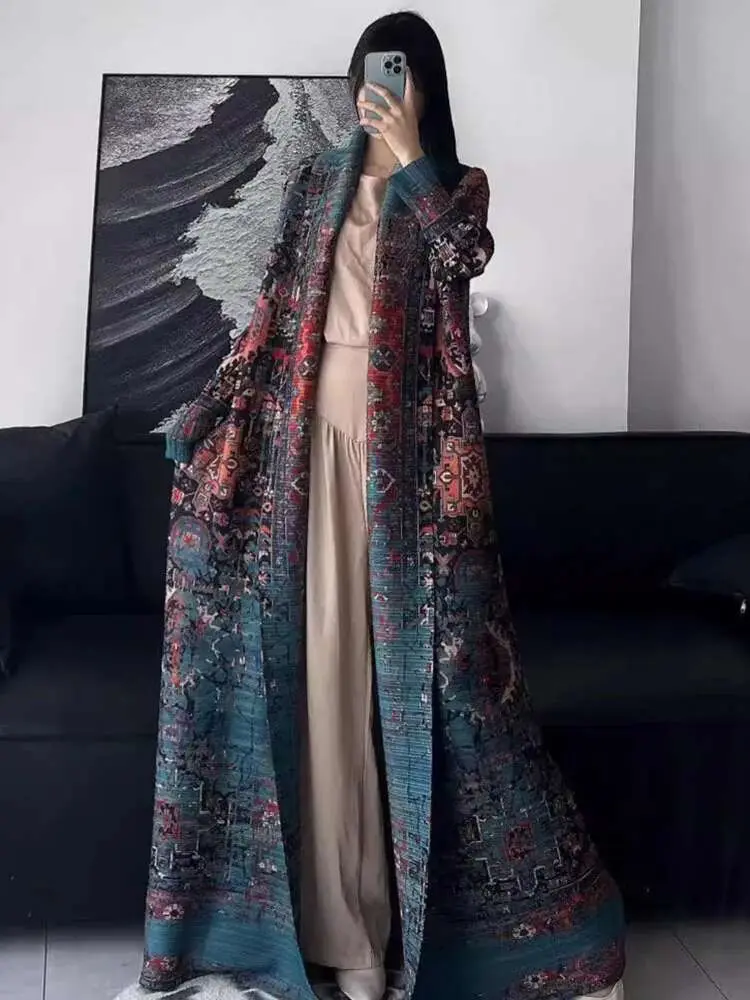 LANMREM Maxi Robe Printed Long Sleeves Loose Big Size Pleated Windbreaker Coats Female Trendy Clothing 2025 Spring New 2DA7821