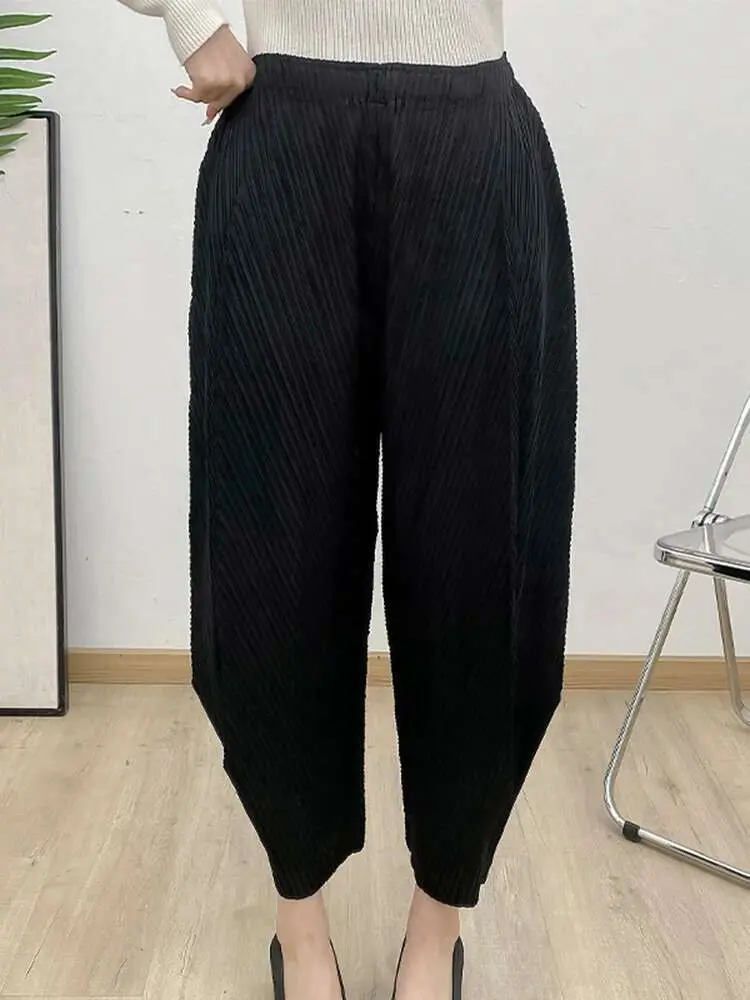 LANMREM Fashion Elegant Pleated Harem Pants Solid Color Loose Casual Women's Trousers 2025 Spring Summer New Clothing 2DE199