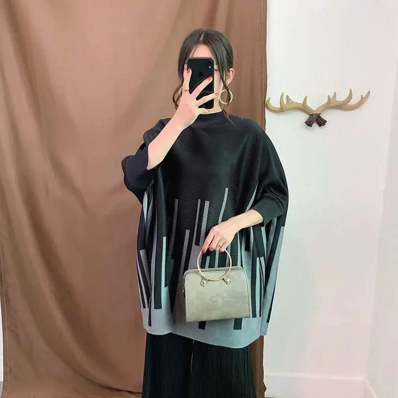 LANMREM O-neck Black Color Block Striped Loose Top Female Fashion Long Sleeve Pleated T-shirt 2025 New Women Spring 2J515