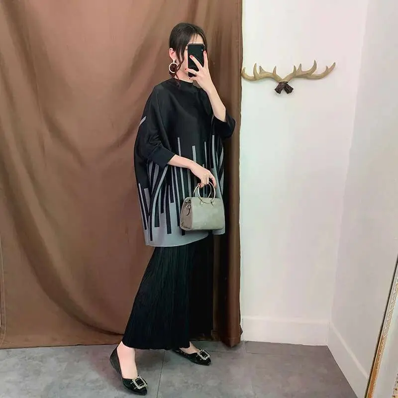 LANMREM O-neck Black Color Block Striped Loose Top Female Fashion Long Sleeve Pleated T-shirt 2025 New Women Spring 2J515