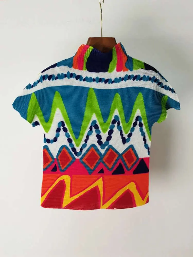 LANMREM Pleated Geometric Printed T-shirt For Women Turtleneck Short Sleeve Shirt Female Fashion Top 2025 New Summer 2N598