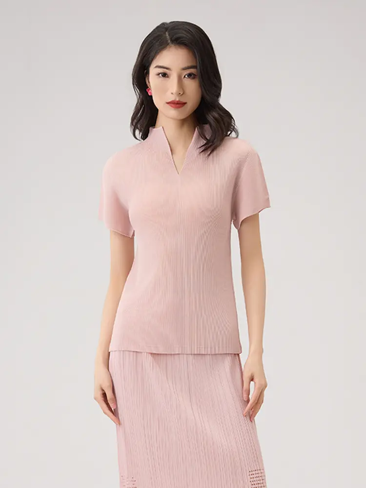 LANMREM Pleated Short Sleeved T-shirt For Women 2025 Summer New Fashionable V-neck Versatile Slim Fit Temperament Top 2DB2821