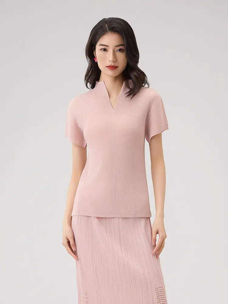 LANMREM Pleated Short Sleeved T-shirt For Women 2025 Summer New Fashionable V-neck Versatile Slim Fit Temperament Top 2DB2821