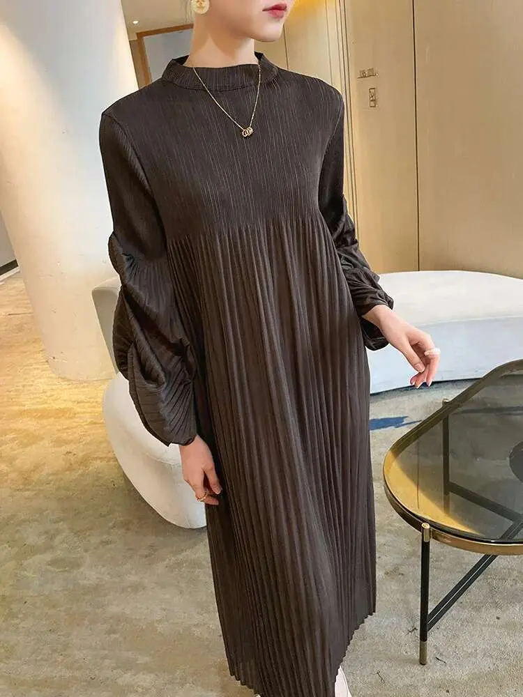 LANMREM Puff Sleeve Pleated Dress Solid Color Long Length Women Loose Causal Elegant Dresses Designer Clothes Autumn 2DA1731