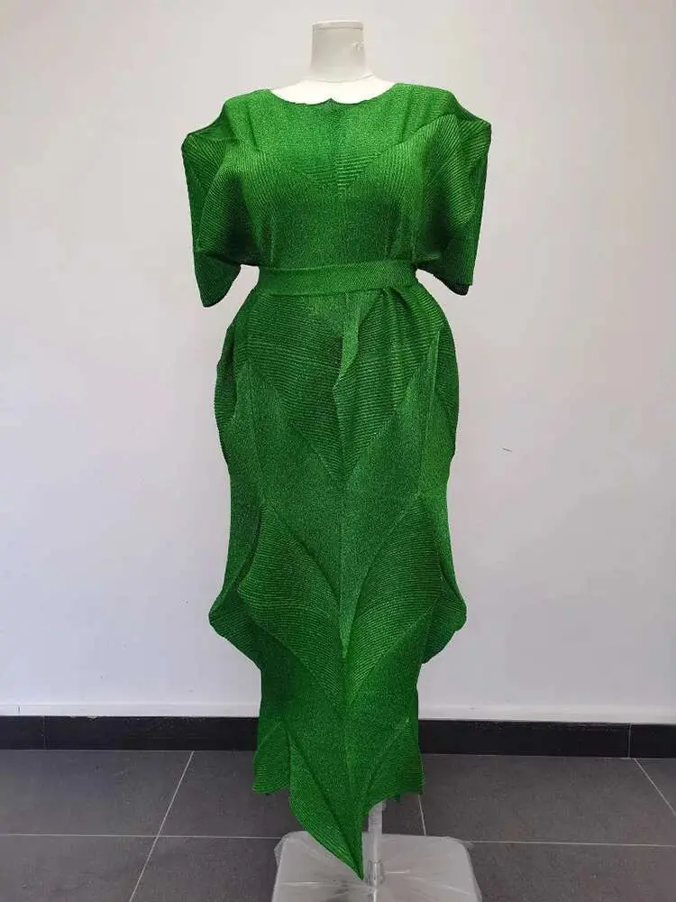 LANMREM Women's Pleated Dress Fashionable Loose Elegant Rondun Collar Short Sleeve Long Dresses With Belt 2025 New 2DB2626