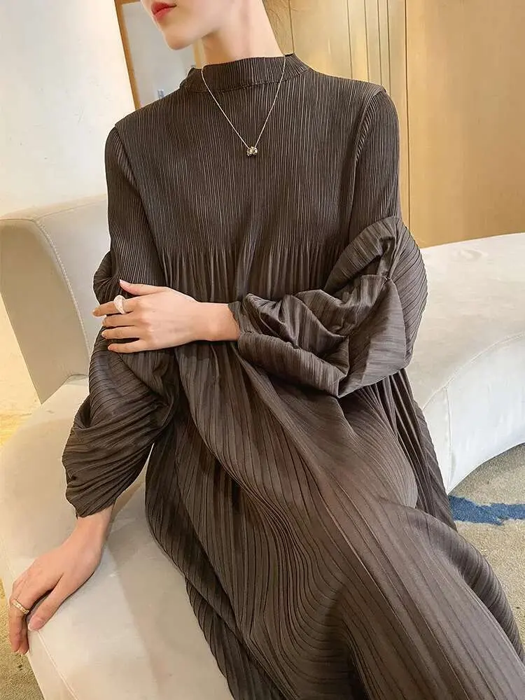 LANMREM Puff Sleeve Pleated Dress Solid Color Long Length Women Loose Causal Elegant Dresses Designer Clothes Autumn 2DA1731