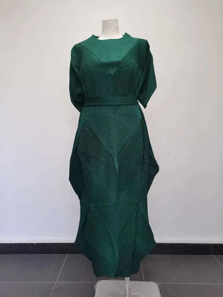 LANMREM Women's Pleated Dress Fashionable Loose Elegant Rondun Collar Short Sleeve Long Dresses With Belt 2025 New 2DB2626