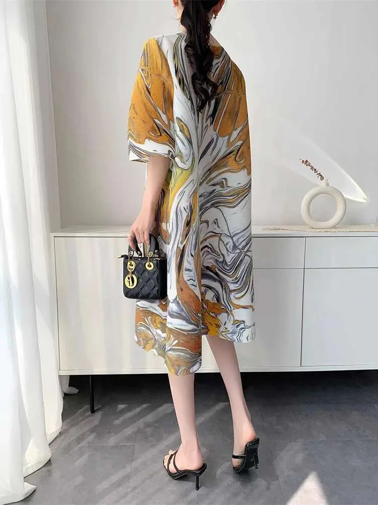 LANMREM Summer Printting Pleated Dress For Women 2025 New Loose Causal Round Collar Half Sleeve Knee Length Dresses Chic 2DB2878